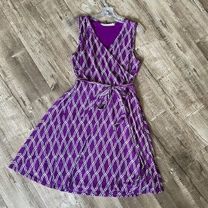 41 Hawthorn Purple Patterned Surplice Dress Large